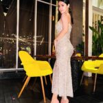 Sidhika Sharma Instagram - When they say :look so beautiful , so elegant, just look like a woow 😝😉 WOOBAR BALI Seminyak