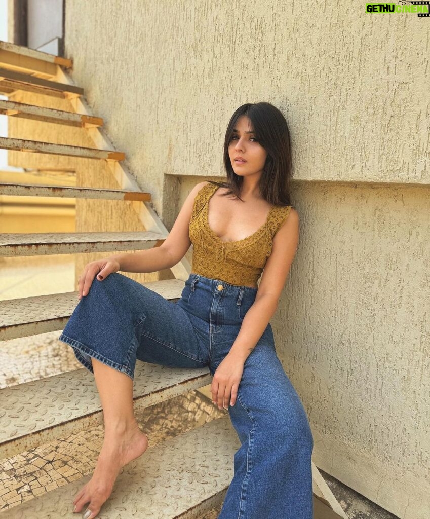 Sidhika Sharma Instagram - -sit and stare 🦋🫶 Ghar Ki Chat Pe