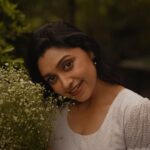 Sija Rose Instagram - 🧩 of my ❤️ . Clicked @parvathy.prasad_ Styled @amritha_lakshmi___ @styledby_al_ Mua @bridalmakeup_by_sreegeshvasan Venue @poemsthecafe Attire @oura_designer_boutique