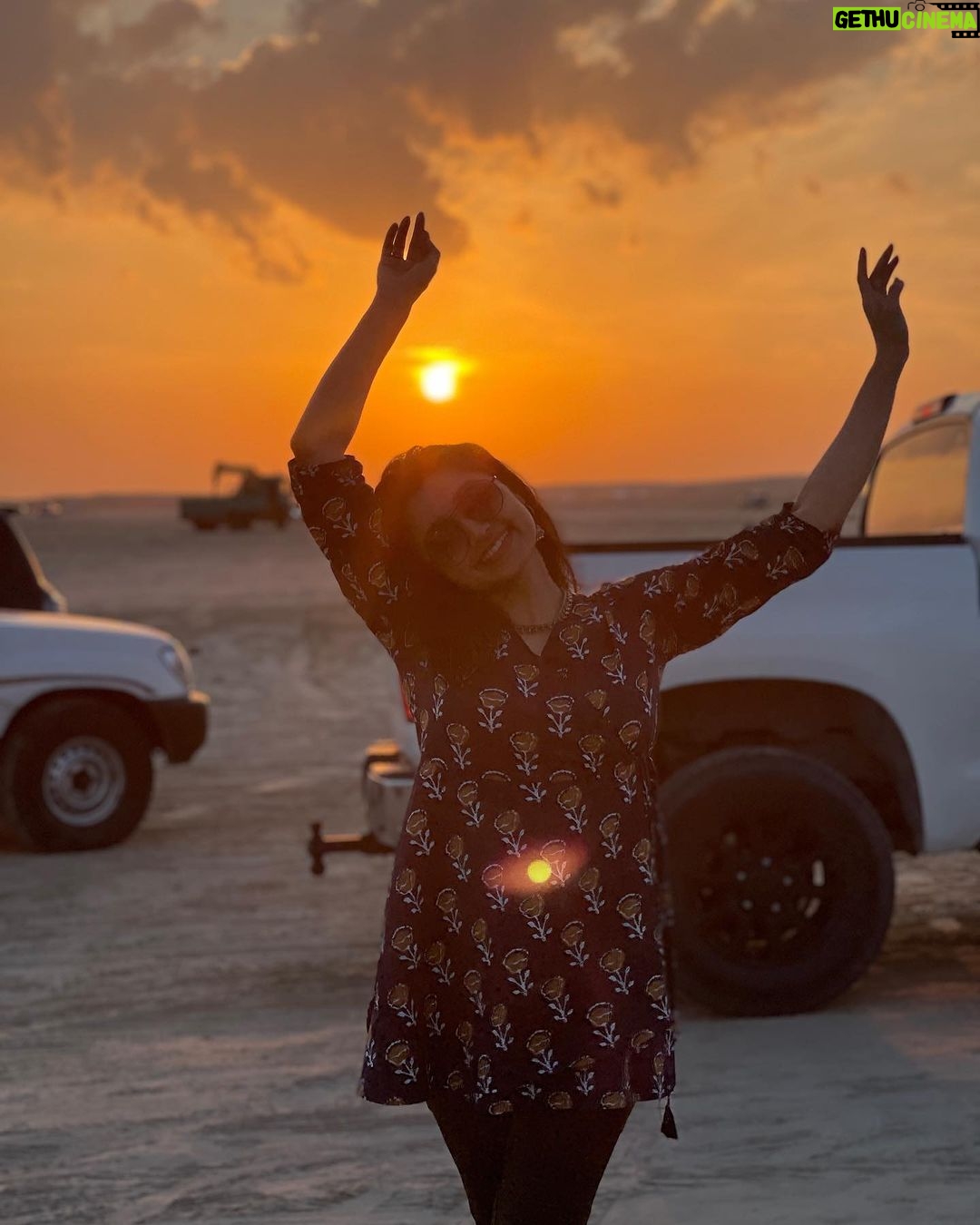 Sija Rose Instagram - This one tags to one of my memorable trips. The sunset hangs on a cloud Leaving ripples of light I stand in awe Watching you paint the sky As you say goodbye! . š· @itzme_adhil_official Thank you @dune_troopers for a wonderful desert adventure Sealine, Qatar