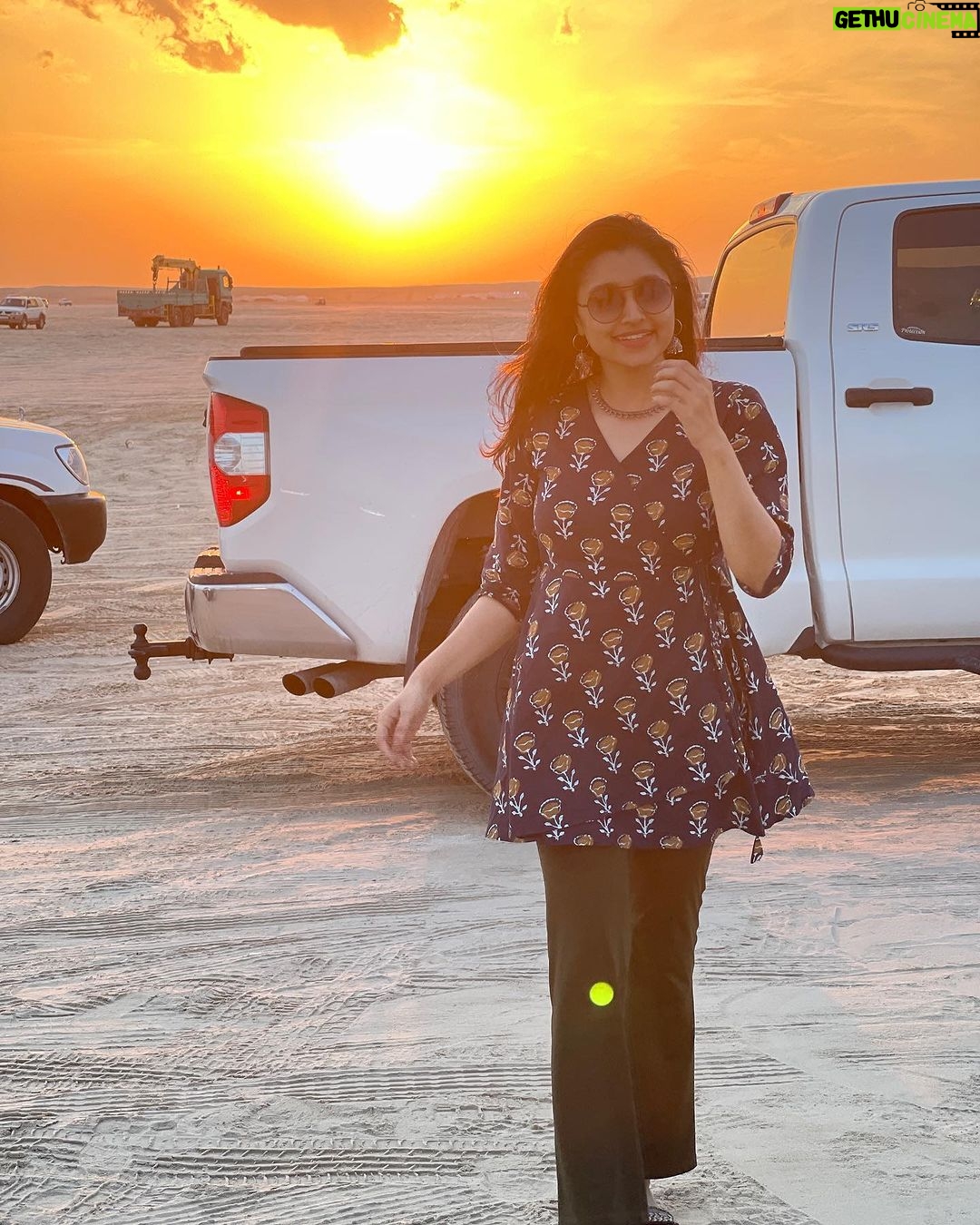 Sija Rose Instagram - This one tags to one of my memorable trips. The sunset hangs on a cloud Leaving ripples of light I stand in awe Watching you paint the sky As you say goodbye! . š· @itzme_adhil_official Thank you @dune_troopers for a wonderful desert adventure Sealine, Qatar