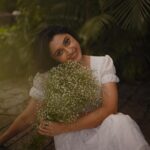 Sija Rose Instagram - 🧩 of my ❤️ . Clicked @parvathy.prasad_ Styled @amritha_lakshmi___ @styledby_al_ Mua @bridalmakeup_by_sreegeshvasan Venue @poemsthecafe Attire @oura_designer_boutique