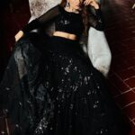 Simi Chahal Instagram - …and it begins 👽 Jewelry : @theurbanglitter Lehnga : @aliwarofficial HMU : @damsel_makeupcrew Photography : @kunwararorax