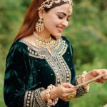 Simi Chahal Instagram - ✨ Makeup : @dikshaxmakeup Suit : @inarabyginnimander Jewelry : @theurbanglitter Hair : @hair_styling_bypreeti @nazariyastories @pencil_bicycler @lens___ationn