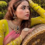 Simi Chahal Instagram – Dil ye mera tere dil se jaa juda hai…💚

HMU : @damsel_makeupcrew 
Jewelry : @theurbanglitter 
Suit : @aliwarofficial 
Photography : @kunwararorax