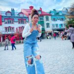 Simi Chahal Instagram – me to my unhealthy eating lifestyle these days : NOPE not happening😝

the 80% rule works. Loving the healthy eating, fit living process 🥰 

#ThanksToMeMyself for staying motivated🤪 it ain’t easy🙈 but definitely worth it 💪🏼

Clicked by @rosecaur 💖☺️ Mont-Tremblant, Quebec