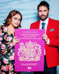 Simi Chahal Instagram - Ki Jinder nu Savy naal sachi pyaar hai ya sirf UK Passport karke ?? Tohnu ki Lagda ? 🤔

Chal Mera Putt 2 💪🏼❤️

Releasing TOMORROW 😍

#cmp2 #chalmeraputt2 #27thaugust2021