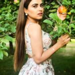 Simi Chahal Instagram - PCOS and life… (Part -2) How did i get my body weight back to normal ? What worked for me ? >Exercise (atleast 5 times a week)💪🏼 >meditation/yoga (whenever i feel like)🧘🏽‍♀️ >Eating clean (no refined sugar, fried food, no processed food🚫) >Eating lots of fibre, good amount of protein, tons of green veggies,and healthy fats) >Cutting off dairy and gluten (gradually but completely) [this one was(still is) the hardest for me] ❌🥛🍞 >trying my best to stress out less (will seem kind of impossible initially, but you will get there☺️) >reading 📚 >not letting my body gain any weight again and maintaining it now😌 Buttt, YES i have my cheat meals (2-3 times a month). Yes, this wasn’t easy for me. Specially cutting off dairy; because Milk and all the milk products were my life🥺. I was a girl who didn’t have any meal without curd(dahi), desi gheo/makhan. Mai tan kaddi naal vi dahi khaan waleyan cho si🤣🙊I had to give up my favourite milkshakes and basically everything i lived and breathed for🥲 Yet, the best part is- amazing alternatives(dairy and gluten free) are available everywhere now. I promise you- it’s a journey that you won’t regret when you come out on the other side of it.🥰 Because after all the most clichéd phrase is the holy truth- “health is wealth”😁😇 Most importantly, all of this worked for me only when i did it sincerely and didn’t leave anything behind. You can’t expect results if you are not eating clean but only exercising or vice-versa. It all goes hand in hand😊 (Do your research- read reliable articles about PCOS) P.S. I only shared all of this because i want to help as many women as i can through my personal experience. All our bodies are different from one another’s, the severity of the PCOS could be different as well. So i would definitely suggest every girl/woman going through this to visit the best Nutritionist/Doc around you, who has specialized in PCOS. Please never take birth control/hormone pills (atleast not without knowing the details of them)😊 CHANGE your lifestyle, Eat mindfully, do some PCOS friendly exercises ! And see the magic happen✨ Have a beautiful healthy life 💟 You go girl; YOU CAN DO THIS ❤️💪🏼
