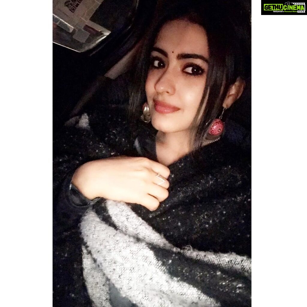 Simi Chahal Instagram - 🤎 or 🖤