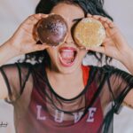 Simi Chahal Instagram - #DonutWorry 🍩 saying “No” to artificial sugar all of a sudden has been a journey for me, and definitely not an easy one being a hardcore sweet-tooth since childhood. I still struggle everyday with not eating anything sweet that is too harmful for my body. But it’s a process and it will go on forever i guess 🤷🏻‍♀️ But hurrayyy to a wholesome lifestyle with CHEAT DAYS included 😍😬🤪🎉 #WholesomeEating 💚