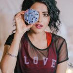 Simi Chahal Instagram - #DonutWorry 🍩 saying “No” to artificial sugar all of a sudden has been a journey for me, and definitely not an easy one being a hardcore sweet-tooth since childhood. I still struggle everyday with not eating anything sweet that is too harmful for my body. But it’s a process and it will go on forever i guess 🤷🏻‍♀️ But hurrayyy to a wholesome lifestyle with CHEAT DAYS included 😍😬🤪🎉 #WholesomeEating 💚