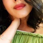 Simi Chahal Instagram - i think i miss my short black hair 🤔 #Throwback to the days when i took selfies. I have basically become a sloth in terms of phones/technology and social media now 🦥🤷🏻‍♀️ #GrowingTooOldTooEarlyMentally😅