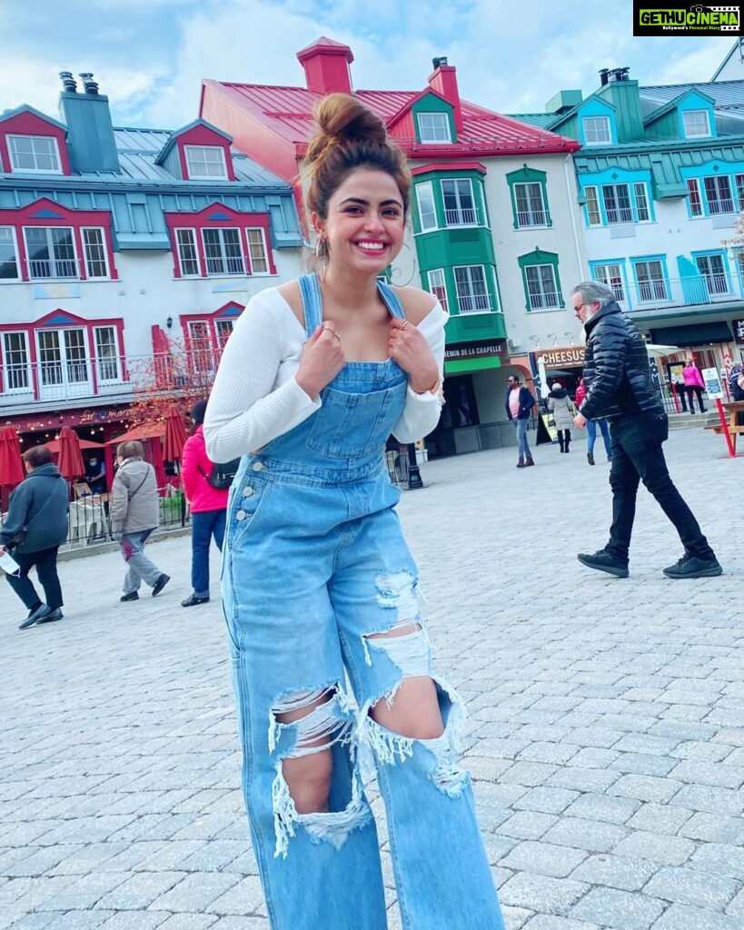 Simi Chahal Instagram - me to my unhealthy eating lifestyle these days : NOPE not happening😝 the 80% rule works. Loving the healthy eating, fit living process 🥰 #ThanksToMeMyself for staying motivated🤪 it ain’t easy🙈 but definitely worth it 💪🏼 Clicked by @rosecaur 💖☺️ Mont-Tremblant, Quebec