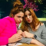 Simi Chahal Instagram - this is what happens while we wait for our food(everytime)😂 i guess that’s what sisters do 🤷🏻‍♀️👯‍♀️ @rosecaur you are some awesome alien trapped in a human body 💘 #LoveYouToDeath💟 #YouCantSitWithUs kinda expressions 🥲🤣 #SisterLove❤️ #foodie #fun #love Swipe till the end for a video of me falling in love with my meal 👉🏼 Toronto, Ontario