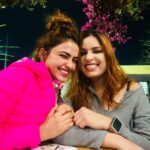 Simi Chahal Instagram - this is what happens while we wait for our food(everytime)😂 i guess that’s what sisters do 🤷🏻‍♀️👯‍♀️ @rosecaur you are some awesome alien trapped in a human body 💘 #LoveYouToDeath💟 #YouCantSitWithUs kinda expressions 🥲🤣 #SisterLove❤️ #foodie #fun #love Swipe till the end for a video of me falling in love with my meal 👉🏼 Toronto, Ontario