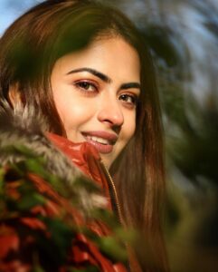 Simi Chahal Instagram - mai oh banda…jida nakk zyada sardi vich laal ho janda hai👃🏼🤪

📸 : @dashmesharts @manpreetgrewal91