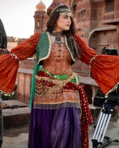 Simi Chahal Instagram - Noor ✨ 

#Mastaney smashing all the Punjabi Movies’ records till date, Worldwide 🌎 Playing in the theatres near you 🥰🙏🏼🧿

#WaheguruJi❤️🙏🏼

Makeup and Hair : @damsel_makeupcrew
📸 : @canonsinghh