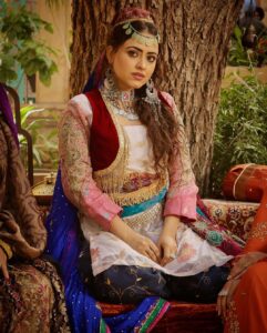 Simi Chahal Instagram - Noor ✨ te ohdiyan sakhiyan 💕

#mastaney releasing TOMORROW 😍