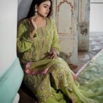 Simi Chahal Instagram - i just had to put 1 happy photo in these sad-girl-era photos 🤷🏻‍♀️😌 , Suit : @the_rosegirl Jewelry : @theurbanglitter Makeup : @prabhakarchande_makeupartist Hair : @krishna.hairstylist Photography : @maniksharma.cc
