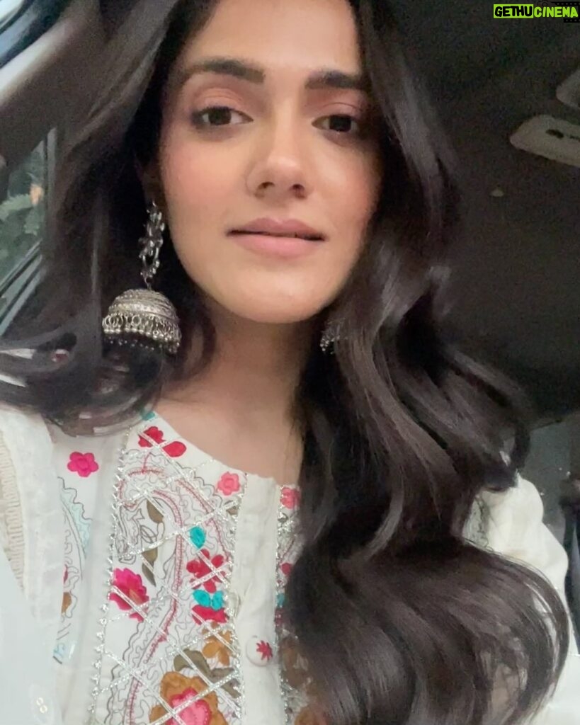 Simran Choudhary Instagram - Life lately 🌈 Fluttering between interviews, meet-ups & promotional activities for #Atharva 🥰 #AtharvaOnDec1st . . . #SimranChoudhary