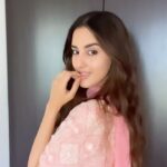 Simrat Kaur Instagram - In between looktest💛 thought of recording some bts 🥰🙋🏻‍♀️