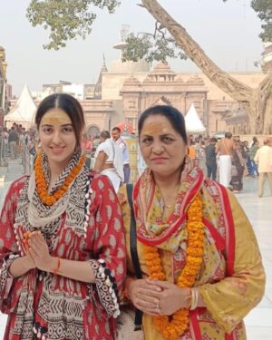 Simrat Kaur Instagram - Har har mahadev🙏🏻❤️