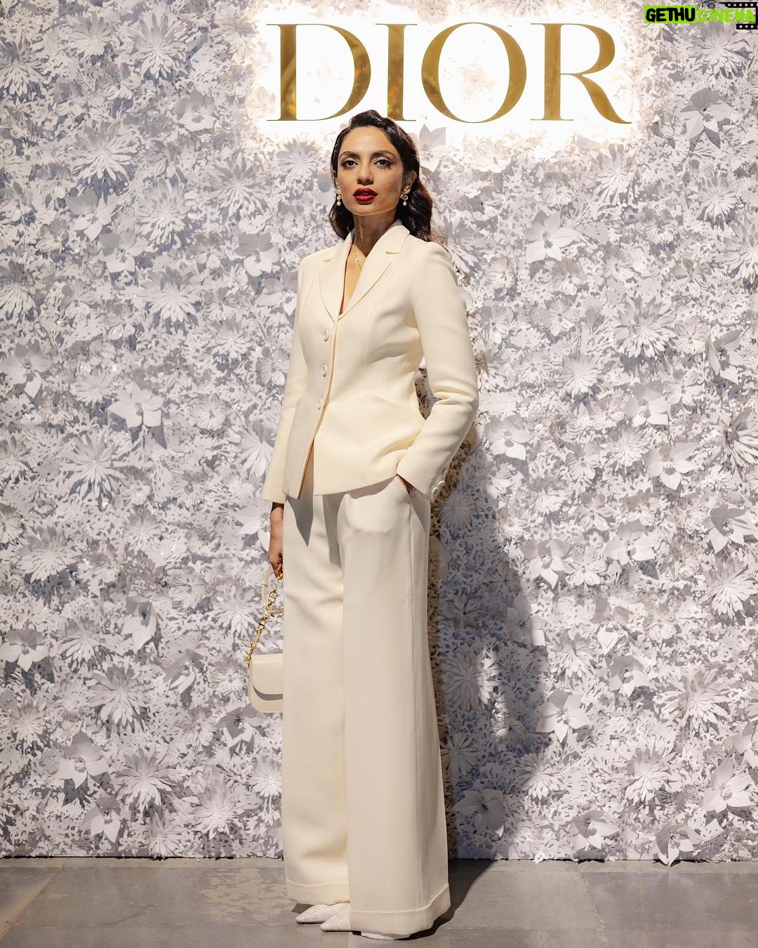 Sobhita Dhulipala Instagram - Vibey, lovely evening with @dior @diorbeauty 🤍