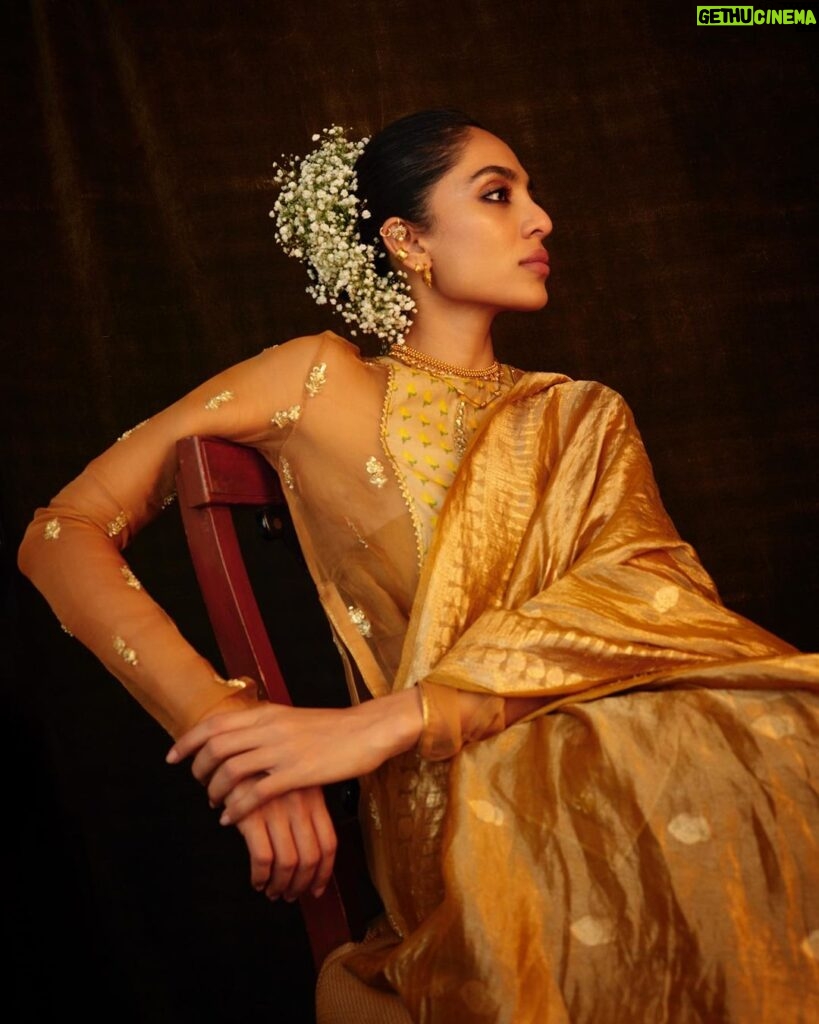 Sobhita Dhulipala Instagram - Best actor award last night. For Tara, for Kaveri. Complicated women with fire under their feet. Maternal, ambitious and vulnerable at the same time. A big shout out to @disneyplushotstar and @primevideoin for backing stories with women like these at the centre! My salute to the film makers of Made in heaven and The night manager for creating magnetic, full bodied women whose grief dances too! ❤️ Thank you @zoieakhtar @reemakagti1 @nityamehra19 @alankrita601 @neeraj.ghaywan for Tara Khanna. Thank you @sandeipm @picsofpinks for Kaveri Dixit. What a wonderful year it has been! 🤍 @ottplayapp @hindustantimes #OTTPlayAwards