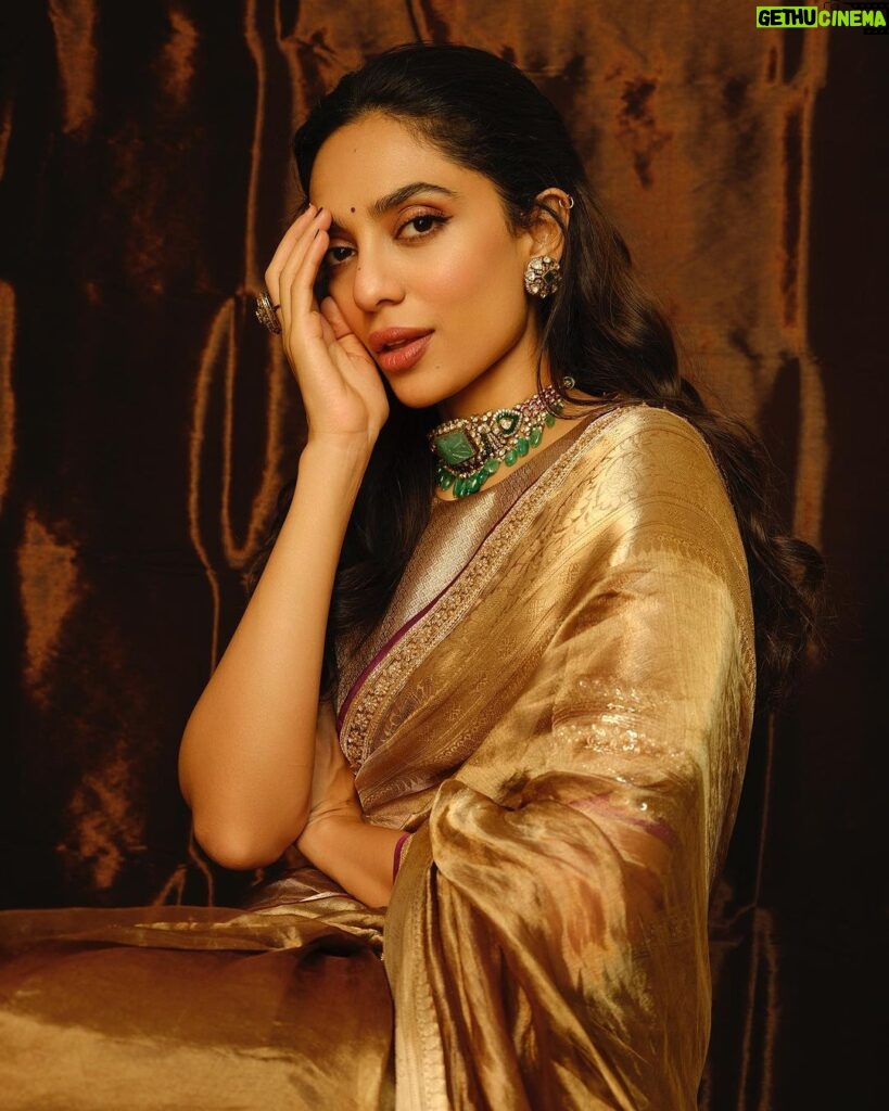 Sobhita Dhulipala Instagram - Attended the spectacular jio MaMi opening ceremony last night. Even presented an award! I was on the jury for short films this year. Also Manish Malhotra gilded me in gold like this. Met so many actor friends! Ate samosa. Drank Coca Cola with a straw. Whistled. Took lots of pictures and came home to my parents who muted the TV and asked me all about who I met and what I said on stage and if I tripped again.