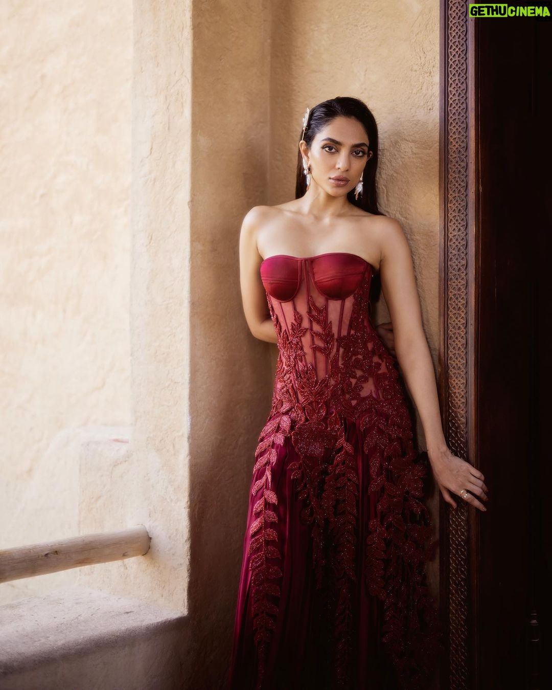 Sobhita Dhulipala Instagram - Couture paradise ❤️🔥 @suffuse_international #Ad