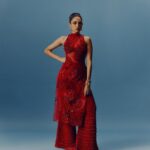 Sobhita Dhulipala Instagram - Had the great joy of wrapping 2023 with this magnificent @elleindia cover story. Big shout out to the team at Elle for always cheering for and standing by young talent. ♠️♥️ ELLE India Editor: @aineenizamiahmedi Photographer: @soujit.das Fashion Editor: @zohacastelino (creative direction) Wearing @papadontpreachbyshubhika @metroshoesindia Fashion Assistant: @komal_shetty_ (styling) Asst. Art Director: @mount.juno__ (cover design) Words: @sukriti_shahi19 Makeup: @makeupbyanighajain Hair: @arvindkumar_hair Bookings Editor: @alizaafatmaa Assisted by: @nirali_p1(styling); _rj1092_, @mitali.lakhotia (bookings) Production: @cutlooseproductions