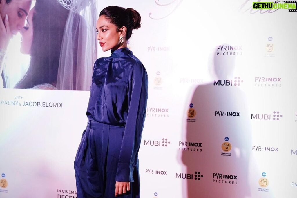 Sobhita Dhulipala Instagram - Such a joy introducing the exceptional @sofiacoppola’s film ‘Priscilla’ at a special screening for film lovers! Shout out to @mubiindia @mumbaifilmfestival @pvrpictures for making this happen and beautifully so. This film is a peak behind the curtain, told with punchy silences and the most painterly visuals. Out in theatres today 💙