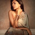 Sobhita Dhulipala Instagram – Iconizing the Festive With @Bulgari. 
A Symbol Of Timeless Elegance And Self-Confidence. 

#HappyDiwali #Bulgari #BulgariJewelry #BulgariWatches #Serpenti #collab