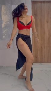Sofia Ansari Instagram - 💃 Top @urbanic_in Lower @amazondotin @amazon Makeover @_fitfad Cameraman @_sanaaaaasa Makeup products @maccosmeticsindia @maccosmetics