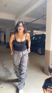 Sofia Ansari Instagram - Sami 🙏🏻 Top @zara Pant @urbanic_in Makeover @_fitfad Cameraman 📸 @_sanaaaaasa