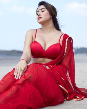 Sofia Ansari Instagram - Some of my favourite🤩 clicks #sofiaansari #trending