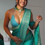 Sofia Ansari Instagram – Which saree 🥻 look you like the most ??? 
let me know in comment box ⬇️