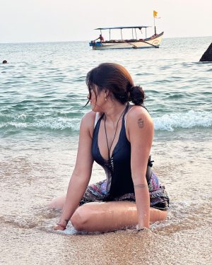 Sofia Ansari Instagram - Missing Goa 🏝️ #sofiaansari #sensation