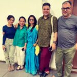 Solanki Roy Instagram - Thank you @chandrimapal and @rumanganguly for the warmth and matchless hospitality. It's always a delight to be at the pad of @calcuttatimes . Happy to meet my talented girl @srbrishti.19 #calcuttatimes #kolkata #calcutta #media #office #actress #artist
