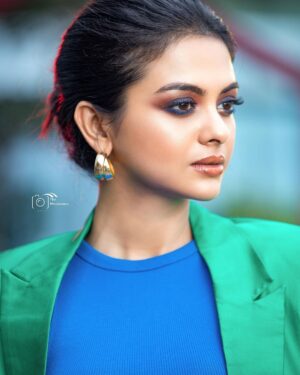 Solanki Roy Instagram - A very special thanks to @themicropoems and @koustuv_chatterje for this lovely shoot!
 📸 @sayantan_dutta_photography 
@koustuv_chatterje
@agency_thecapture 
@fashiondoctor_official 
@fabulous_mystery_51