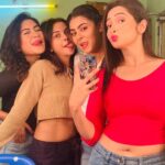 Solanki Roy Instagram - Life is beautiful when I get my Valentine’s at work place…..❤️ Happy Valentine’s Day to me & all of you🫶🏻🌹 #valentines #valentinesday #girls #mygirls #lifeisbeautiful #blessed #loveyou