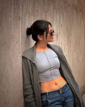 Solanki Roy Instagram - I wear my scars as some wear their finest jewellery. They remind me of some of the deepest wounds i have and the battles i have fought and how I survived! Everything that has happened has happened for a cause and all of them together made me who i am today! #gratefulheart #thankingtheuniverse #lovingmyself #acceptyourself ❤️

📸 @achatterjee4