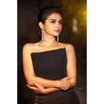 Solanki Roy Instagram - 🖤 Photography: @sayantan_dutta_photography Styling: @neelsaha_styled_by_blue Make up: @makeupartist_bhaskarbiswas Costume: @sasya_fashions Jewellery: @mukundjewellerskolkata @sudipanchakraborty #photooftheday📷 #actorslife #photoshoot #loveforwork #bodypositivity #gratitude #love