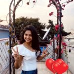 Solanki Roy Instagram - Thank you so much my #instafamily for 400k+ followers! I love you all soooo much! ❤️❤️ #happyme Kolkata - The City of Joy
