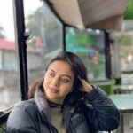 Solanki Roy Instagram - I found these photographs quietly sitting in my gallary. Aaah! How i miss those soulful walks amidst the serene mountains and that cute cafe where you get the world's best coffee! Memories! They are wonderful, aren't they? #throwbackthurday