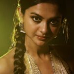 Solanki Roy Instagram - Believe. Love. Laugh. Inspire. 🕊 Photography: @sayantan_dutta_photography Styling: @neelsaha_styled_by_blue Make up: @makeupartist_bhaskarbiswas Costume: @sasya_fashions Jewellery: @mukundjewellerskolkata @sudipanchakraborty