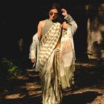 Solanki Roy Instagram - Autumn is here 🍂 📸 @sarkardebarshi19 Wardrobe and styling @suchanda_banerjee Makeup @suro.make_up_artist Video @skylab_akashdeep Photography assistant ujjaini ghosh