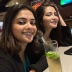 Solanki Roy Instagram - শুভ জন্মদিন দি❤️ মিস করি রোজ🥺 রোজ গিয়েই জড়িয়ে ধরা থেকে শুরু করে নিজেদের অজান্তেই এক কথা ভাবা বা বলা,মুশকিল আসান হতে তোকে আর বোনকে সারা জীবন পাশে চাই!!!! ভালোবাসি অনেকটা ❤️❤️❤️ ভালোথাক আর এই ভাবেই সবাইকে ভালোরাখ।