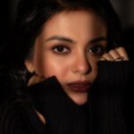 Solanki Roy Instagram - "I don't paint dreams or nightmares, I paint my own reality" ~ Frida Kahlo Photography @imsayandey Makeup @sahababusona