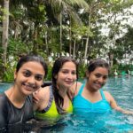 Solanki Roy Instagram - শুভ জন্মদিন দি❤️ মিস করি রোজ🥺 রোজ গিয়েই জড়িয়ে ধরা থেকে শুরু করে নিজেদের অজান্তেই এক কথা ভাবা বা বলা,মুশকিল আসান হতে তোকে আর বোনকে সারা জীবন পাশে চাই!!!! ভালোবাসি অনেকটা ❤️❤️❤️ ভালোথাক আর এই ভাবেই সবাইকে ভালোরাখ।